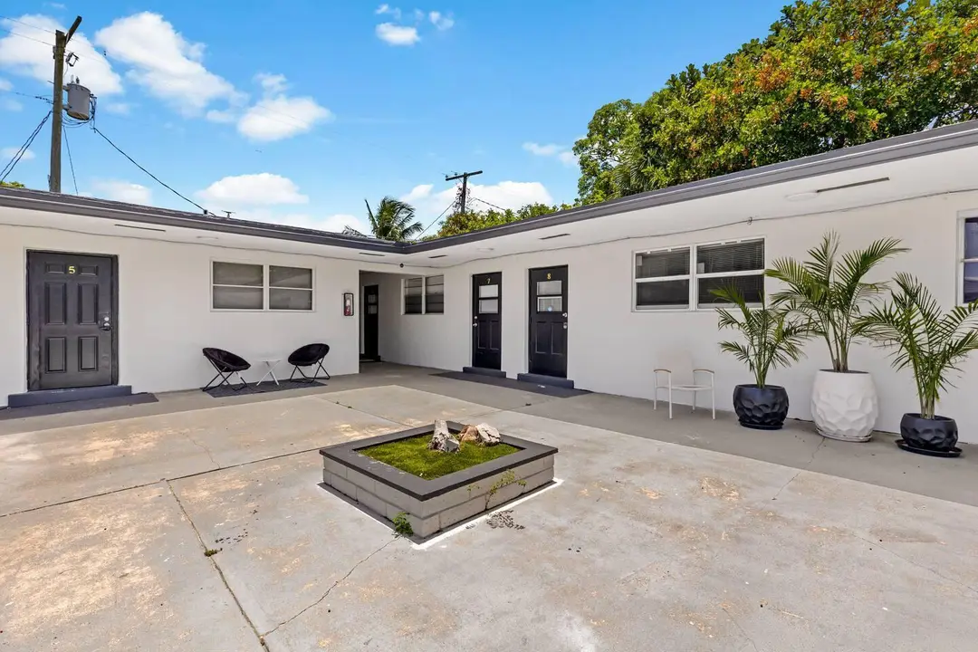 1826 Sherman Street Apt 8, Hollywood, FL 33020