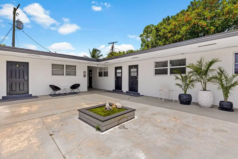 1826 Sherman Street Apt 8, Hollywood, FL 33020