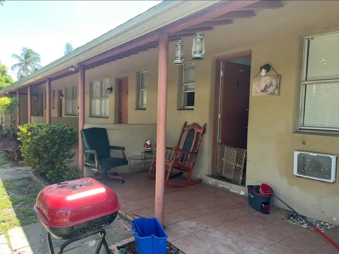 1840 TAFT Street 1-5, Hollywood, FL 33020