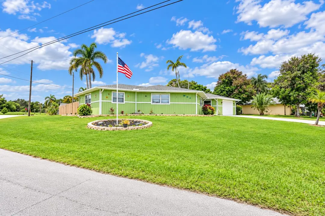1525 SE HOLIDAY Road, Port St. Lucie, FL 34952