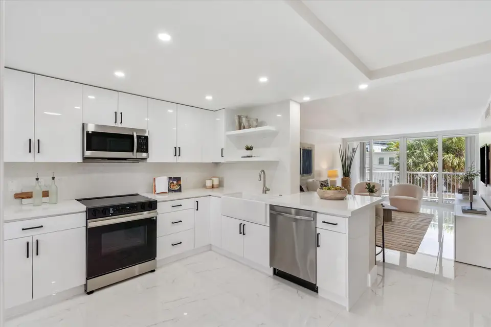 2200 NE 33rd Avenue 2J, Fort Lauderdale, FL 33305