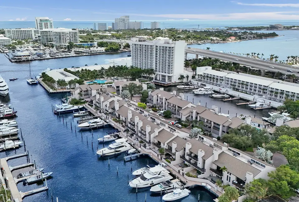15 Port Side Drive 15, Fort Lauderdale, FL 33316