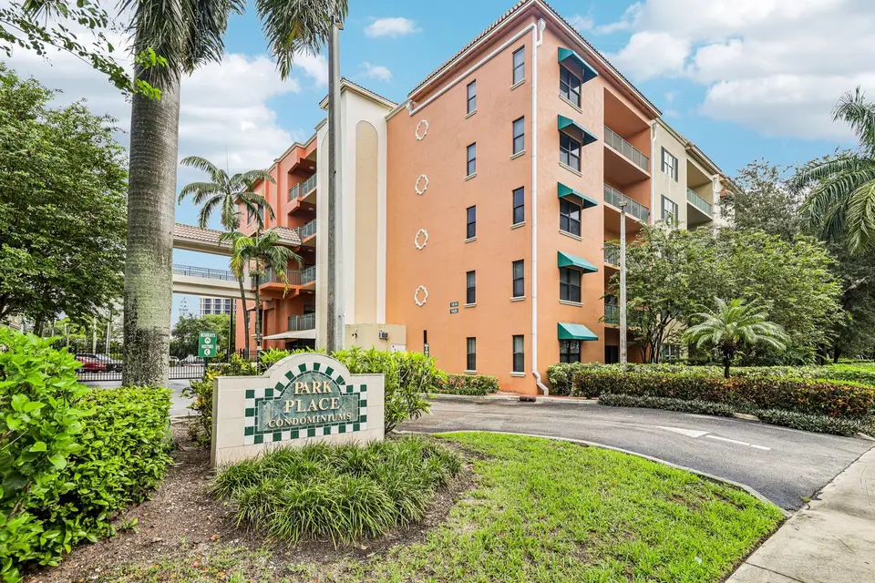 1620 Presidential Way 310, West Palm Beach, FL 33401