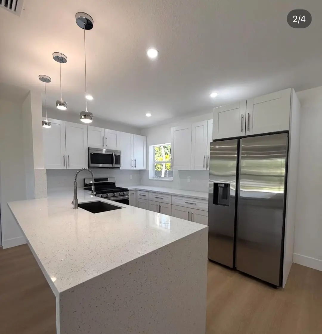 726 S 11TH Street, Lantana, FL 33462