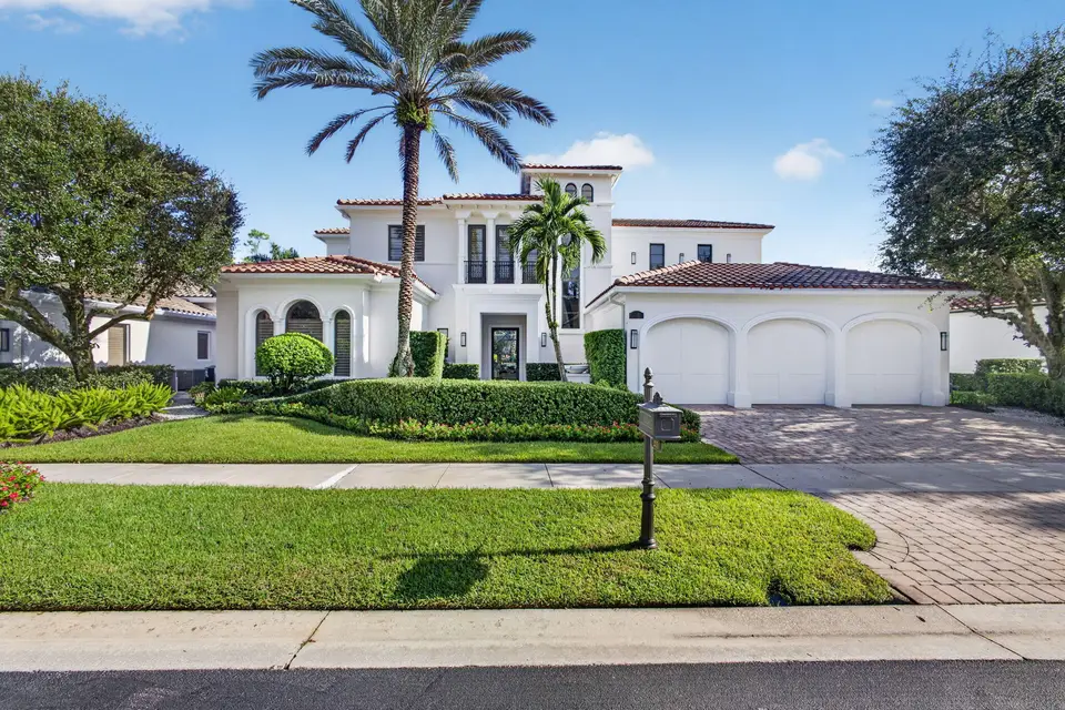 213 Via Palacio, Palm Beach Gardens, FL 33418