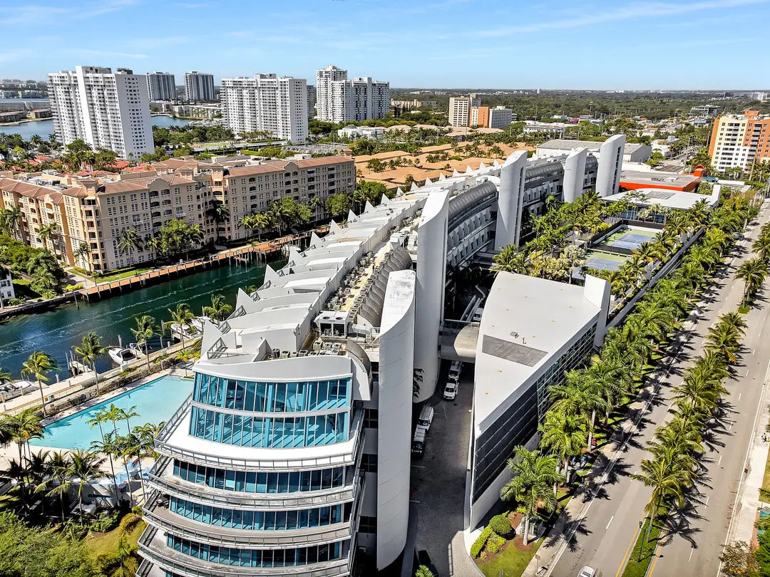 2950 NE 188th Street 122, Aventura, FL 33180