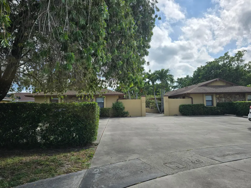 1155 White Pine Pine 1155, Wellington, FL 33414