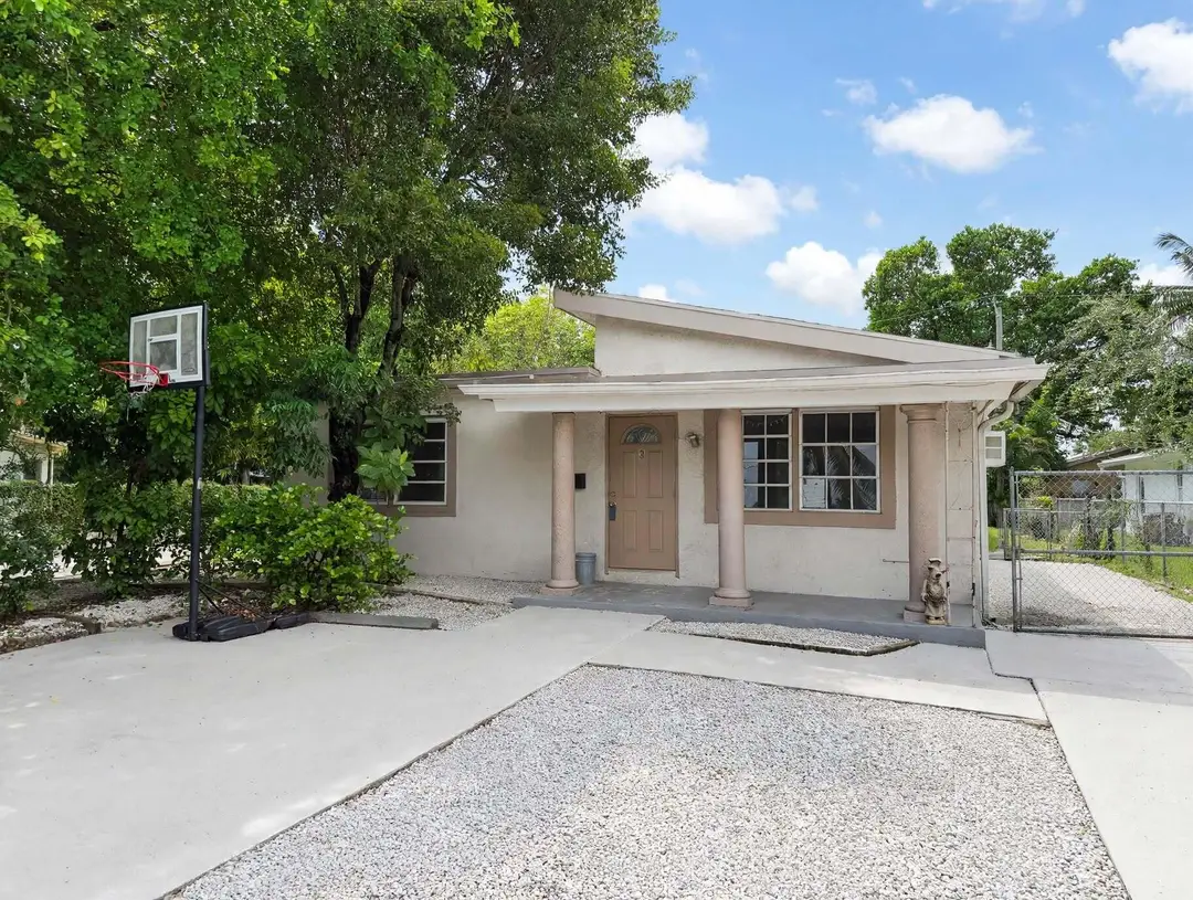 216 NW 12TH Court 3, Pompano Beach, FL 33060