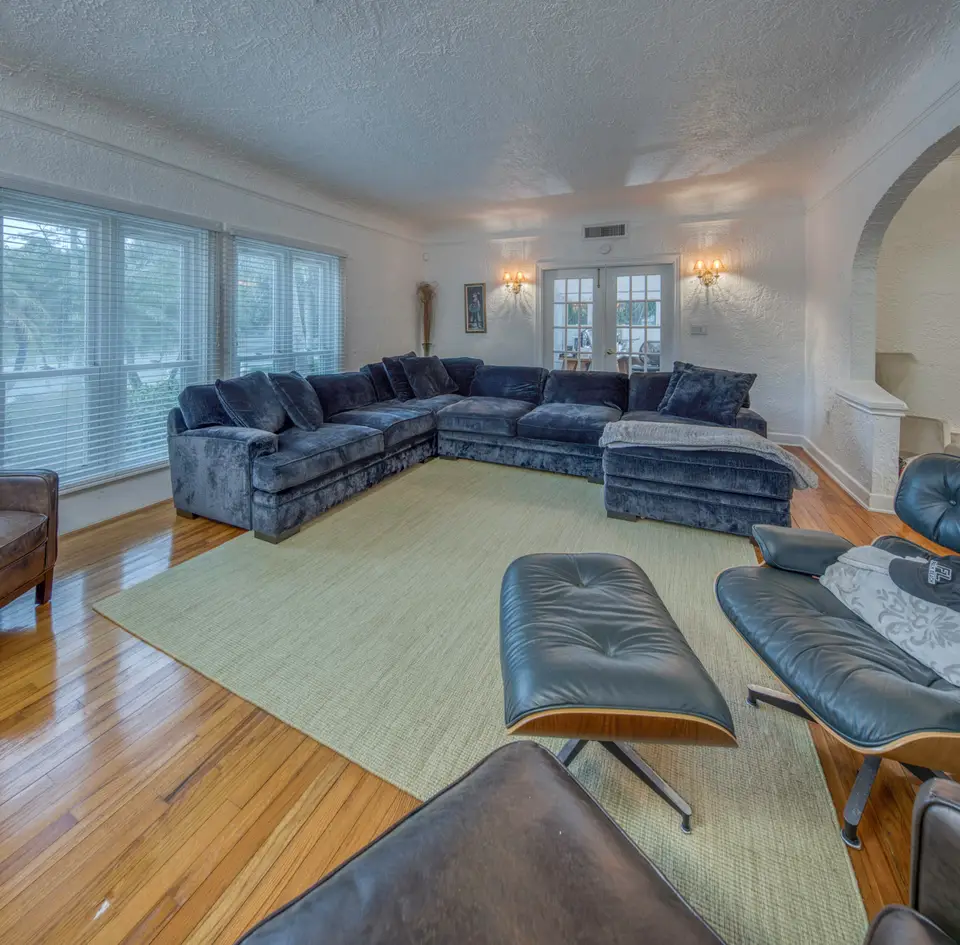 411 S FEDERAL Highway, Lake Worth Beach, FL 33460