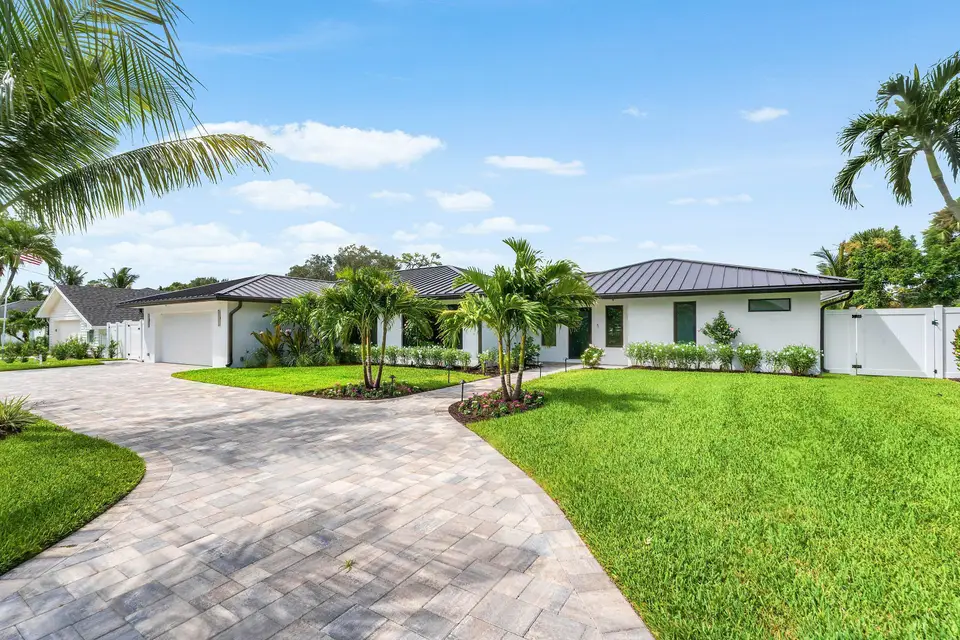 111 FAIRVIEW W, Tequesta, FL 33469