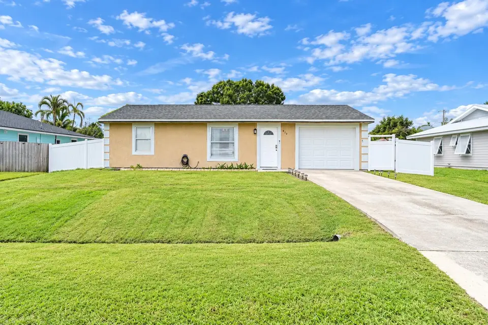 420 SW Parish Terrace, Port St. Lucie, FL 34984