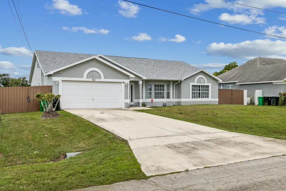 791 SW HILLSBORO Circle, Port St. Lucie, FL 34953