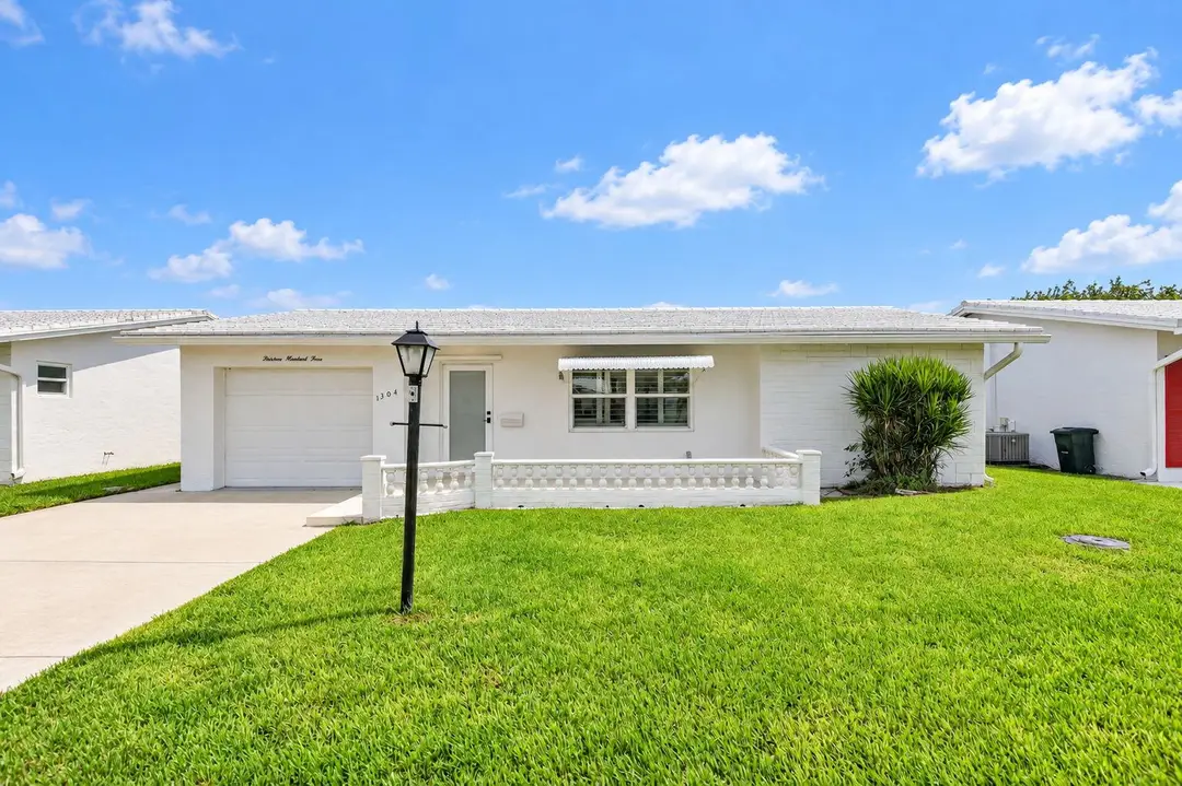 1304 SW 23rd Street, Boynton Beach, FL 33426