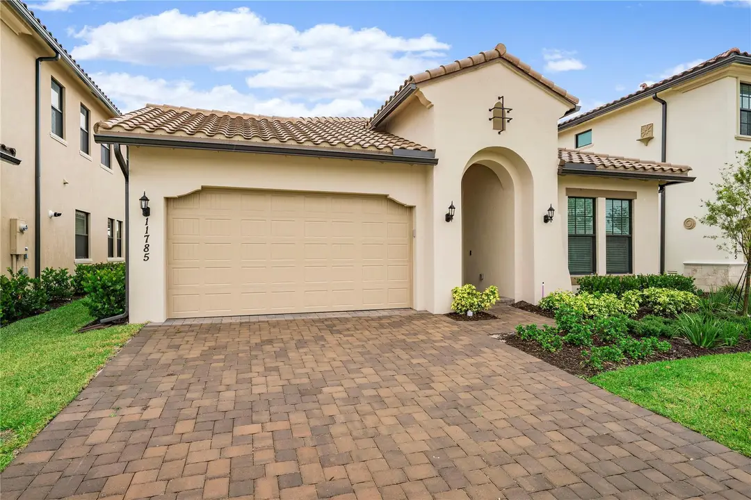 11785 S WATERWAY Circle, Parkland, FL 33076