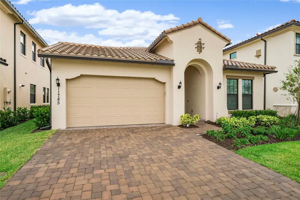 11785 S WATERWAY Circle, Parkland, FL 33076