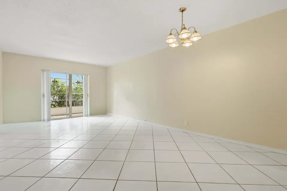 5480 NW 11TH Street 102, Plantation, FL 33313