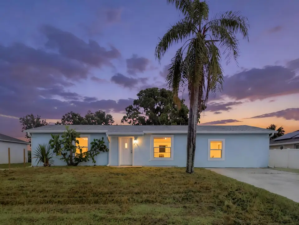 711 NW RIVERSIDE Drive, Port St. Lucie, FL 34983
