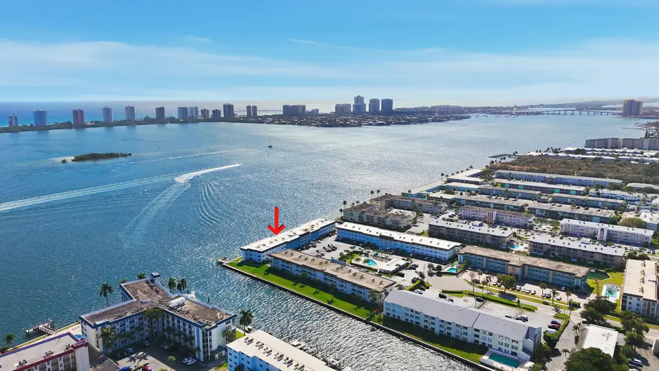 100 Shore Court 104, North Palm Beach, FL 33408