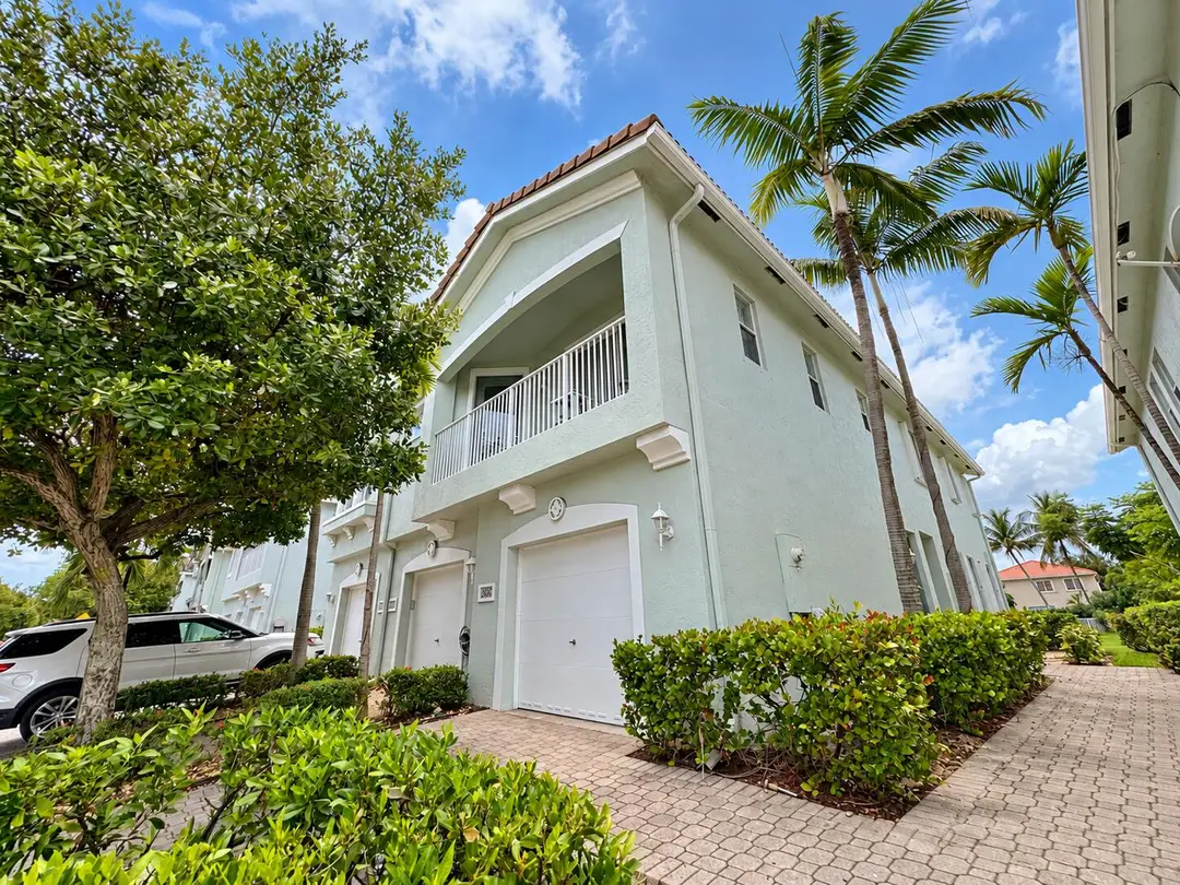 3069 LAUREL RIDGE Circle, Riviera Beach, FL 33404