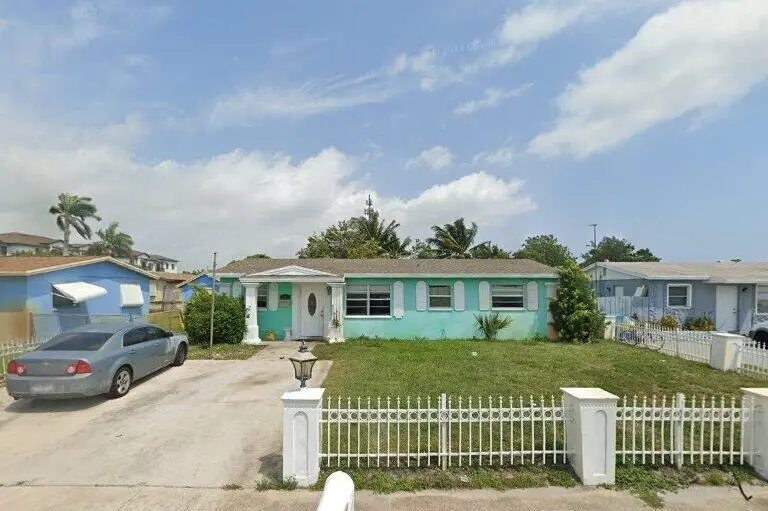 207 NE 6th Avenue, Boynton Beach, FL 33435
