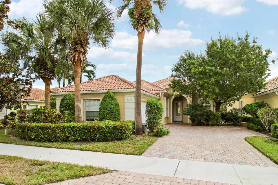 4718 Dovehill Drive, Palm Beach Gardens, FL 33418