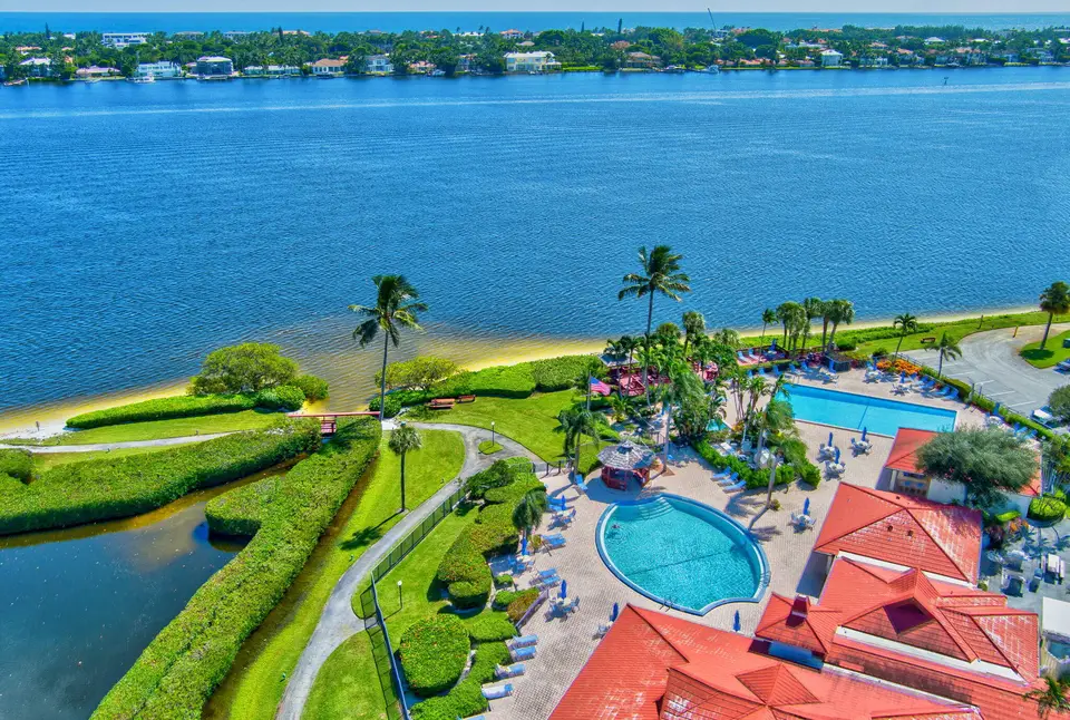 103 Half Moon Circle C1, Hypoluxo, FL 33462