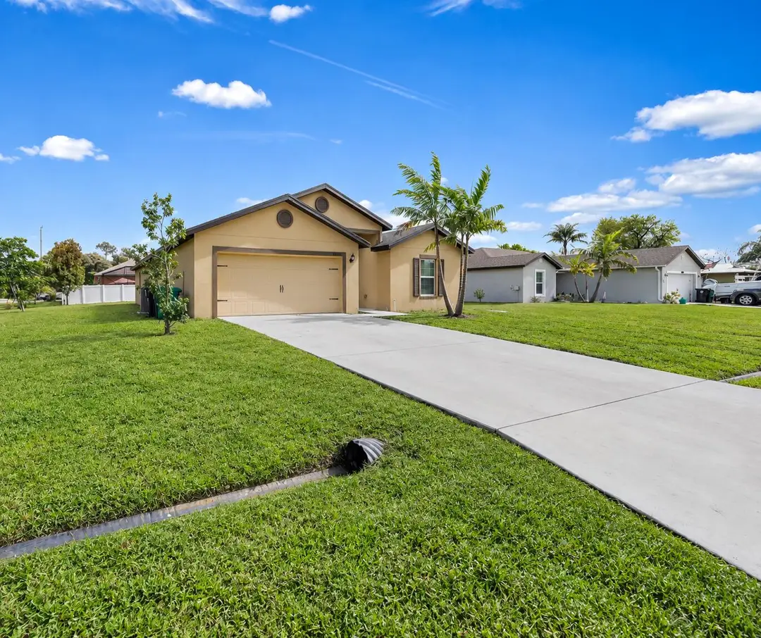 1597 SW LEISURE Lane, Port St. Lucie, FL 34953