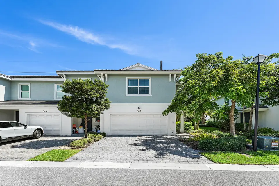 562 PARSONS Way, Deerfield Beach, FL 33442