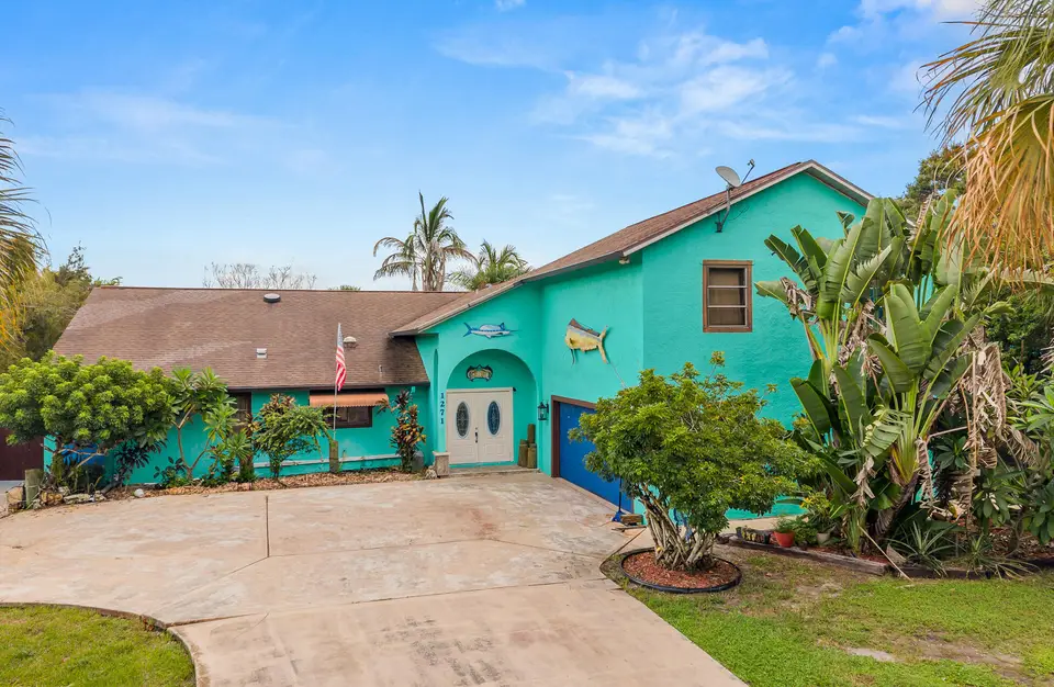 1271 NE SUNRISE Terrace, Jensen Beach, FL 34957