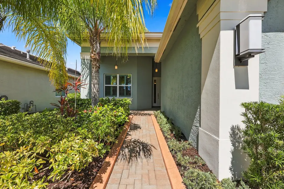 11852 SW Waterford Isle Way, Port St. Lucie, FL 34987