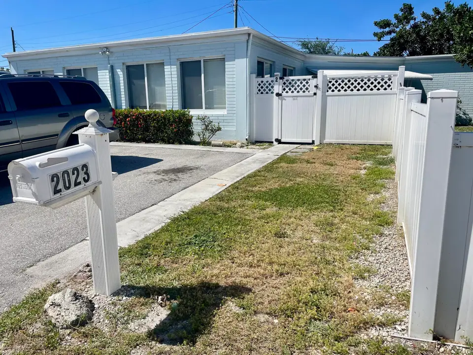 2023 S SUZANNE Circle 2, North Palm Beach, FL 33408