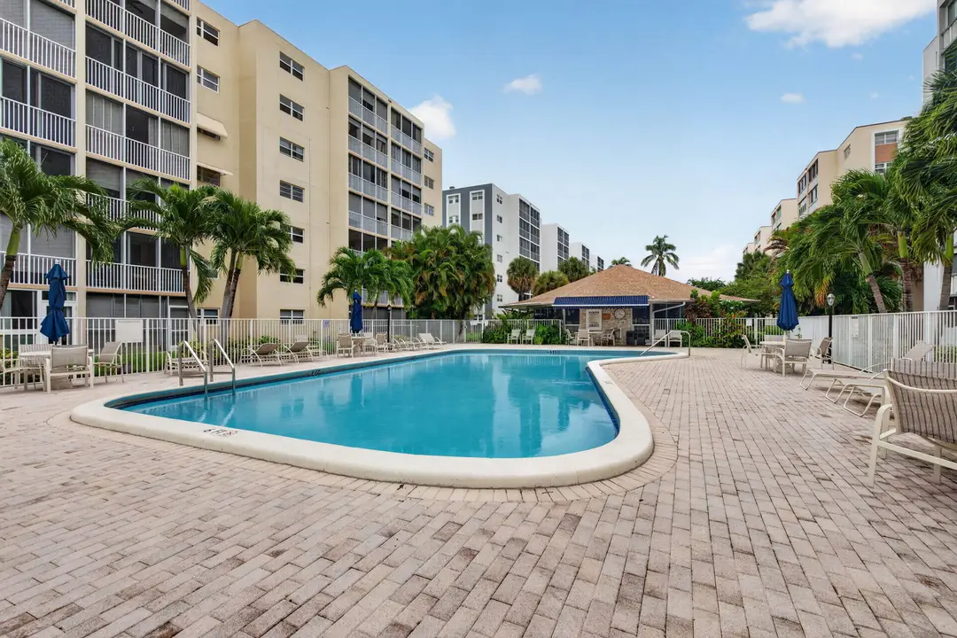 620 NE 12th Avenue 202, Hallandale Beach, FL 33009