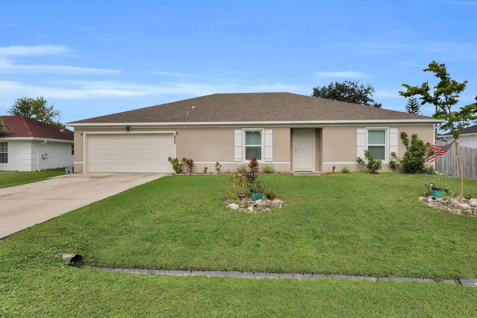 1950 SW Diamond Street, Port St. Lucie, FL 34953
