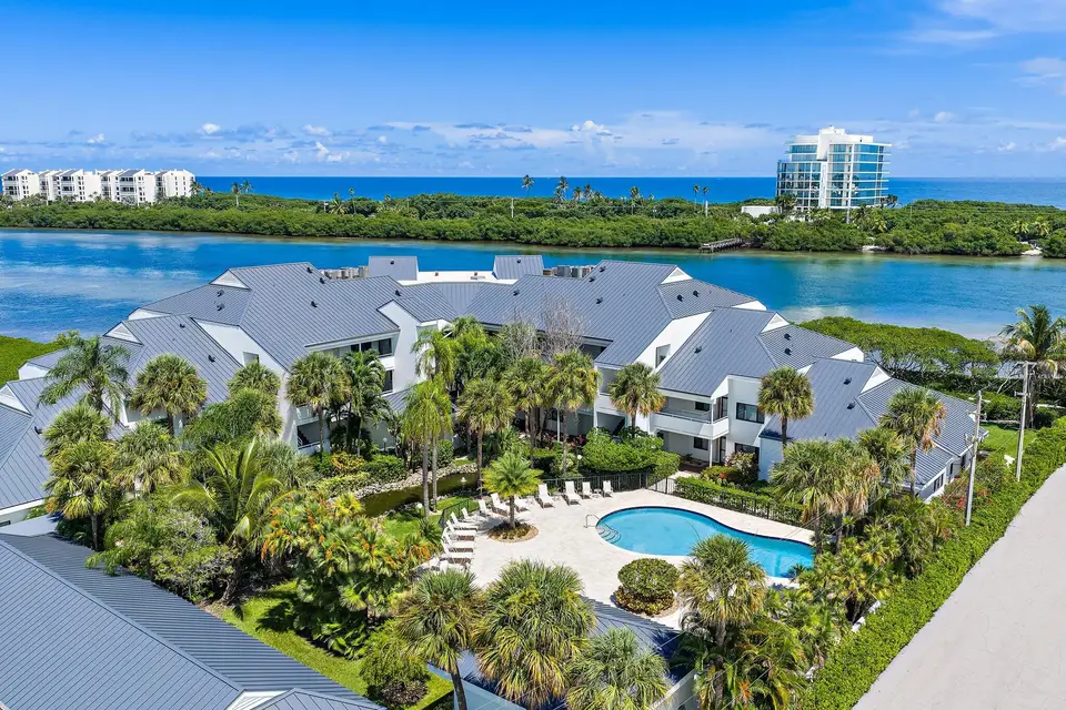 200 WATERWAY Road 105, Tequesta, FL 33469