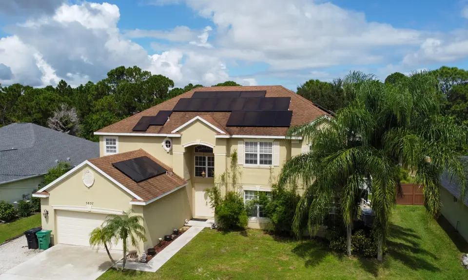 5837 NW BATES Avenue, Port St. Lucie, FL 34986