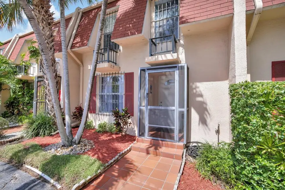 1001 Three Islands Boulevard 36, Hallandale Beach, FL 33009