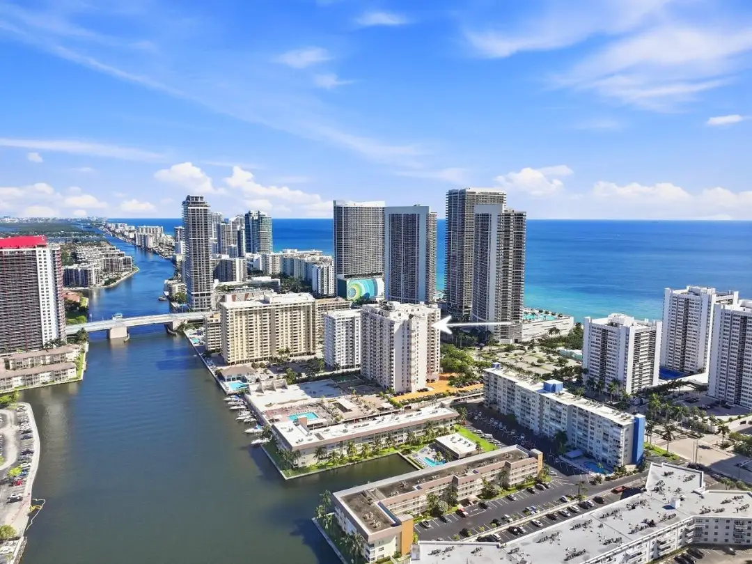 1865 S OCEAN Drive 16H, Hallandale Beach, FL 33009