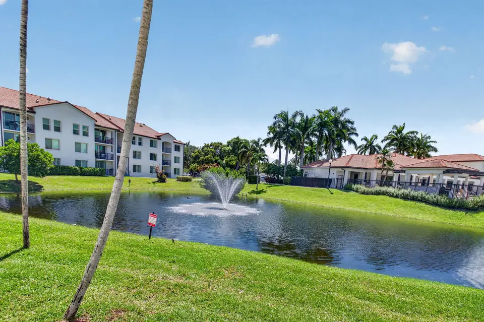 417 Villa Circle, Boynton Beach, FL 33435