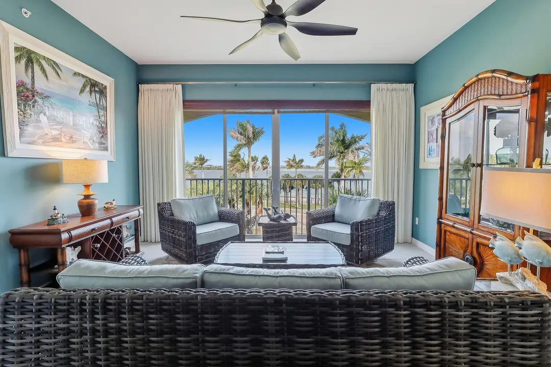 36 HARBOUR ISLE Drive W 304, Fort Pierce, FL 34949