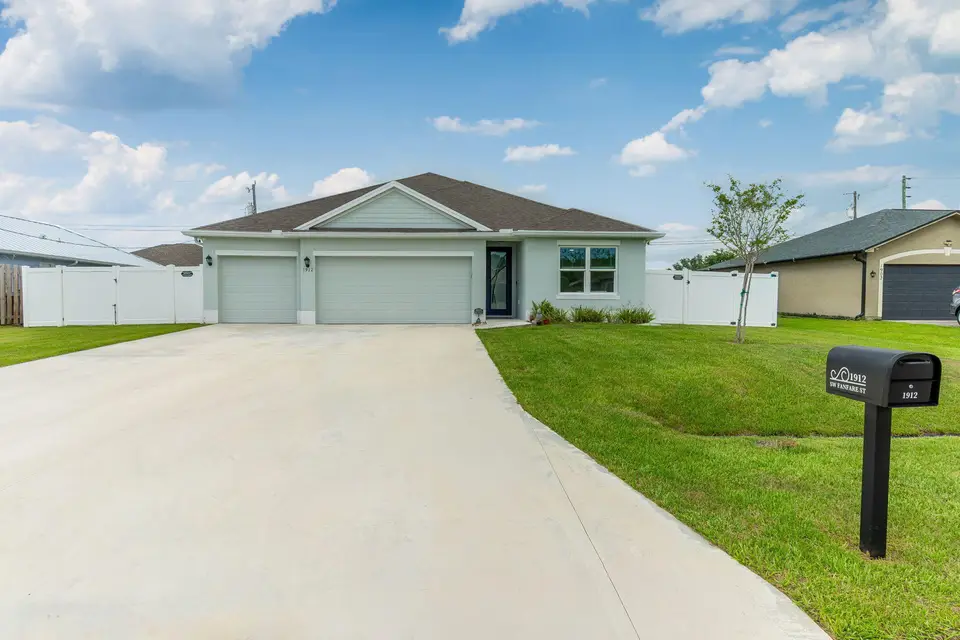 1912 SW FANFARE Street, Port St. Lucie, FL 34987