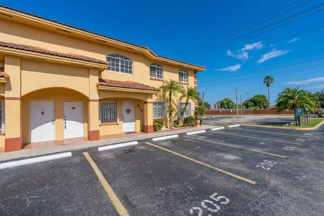 7520 W 20TH Avenue 206, Hialeah, FL 33016