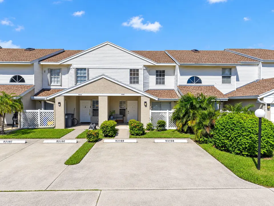 9316 BOCA GARDENS Parkway D, Boca Raton, FL 33496