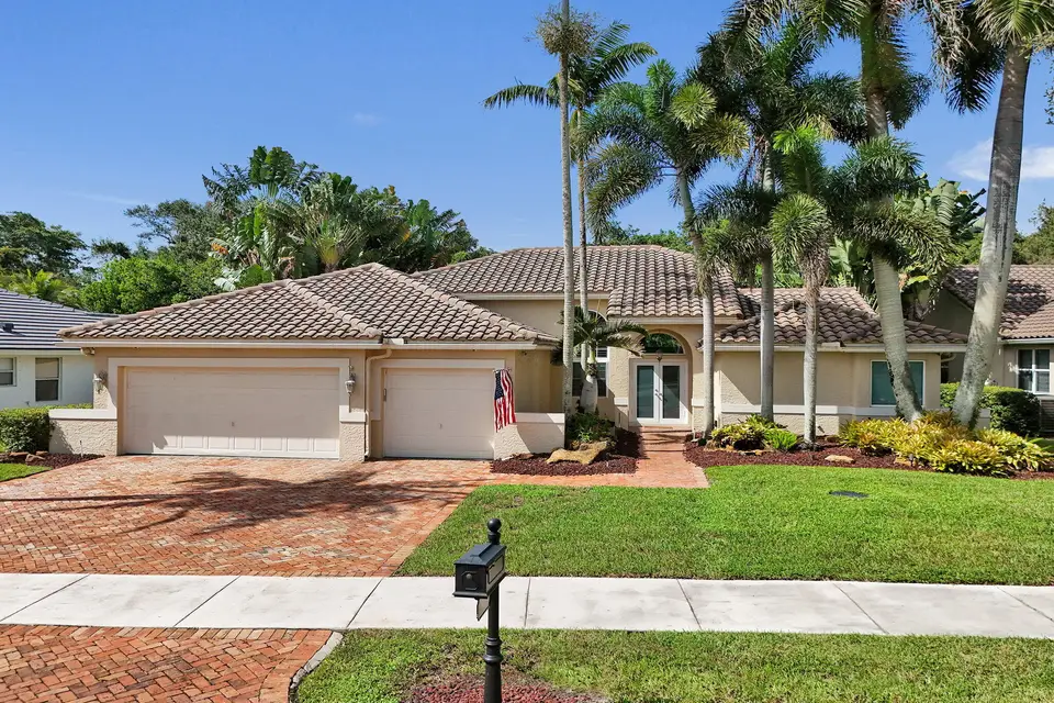 9645 E Tree Tops Court, Davie, FL 33328