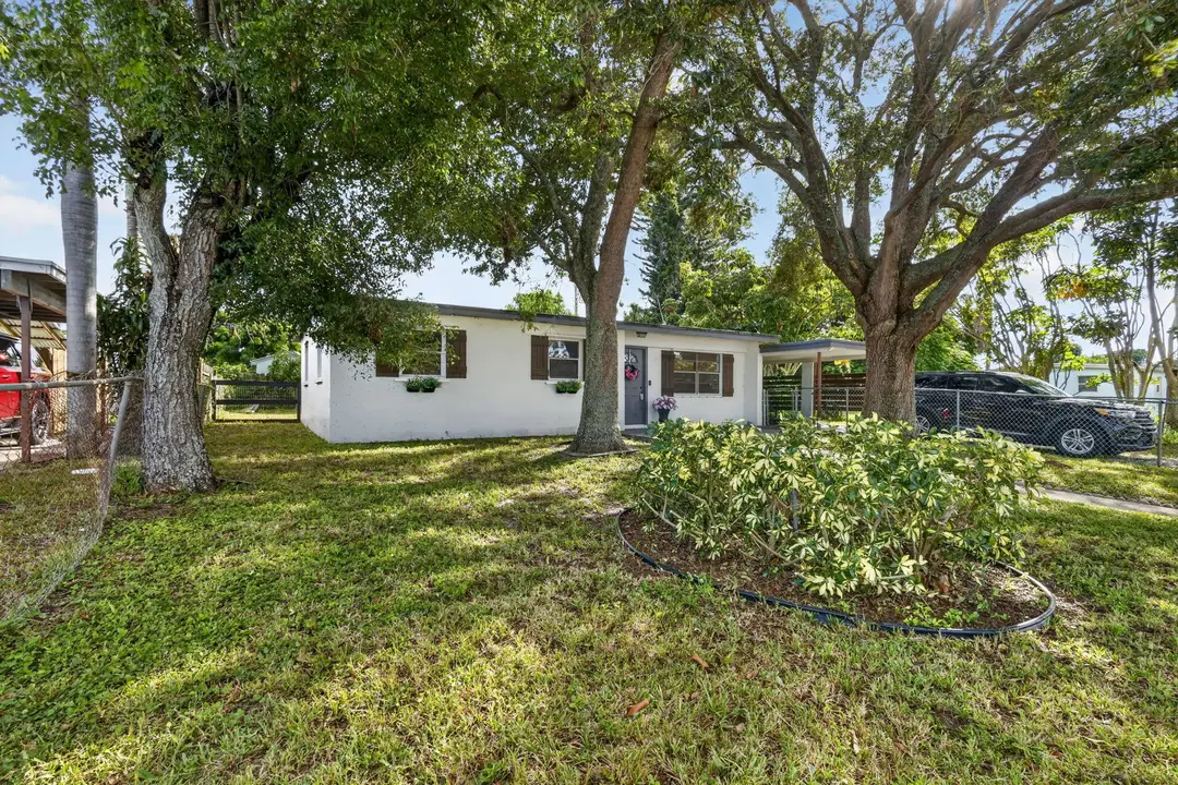 3842 Ocala Road, Lake Worth, FL 33462