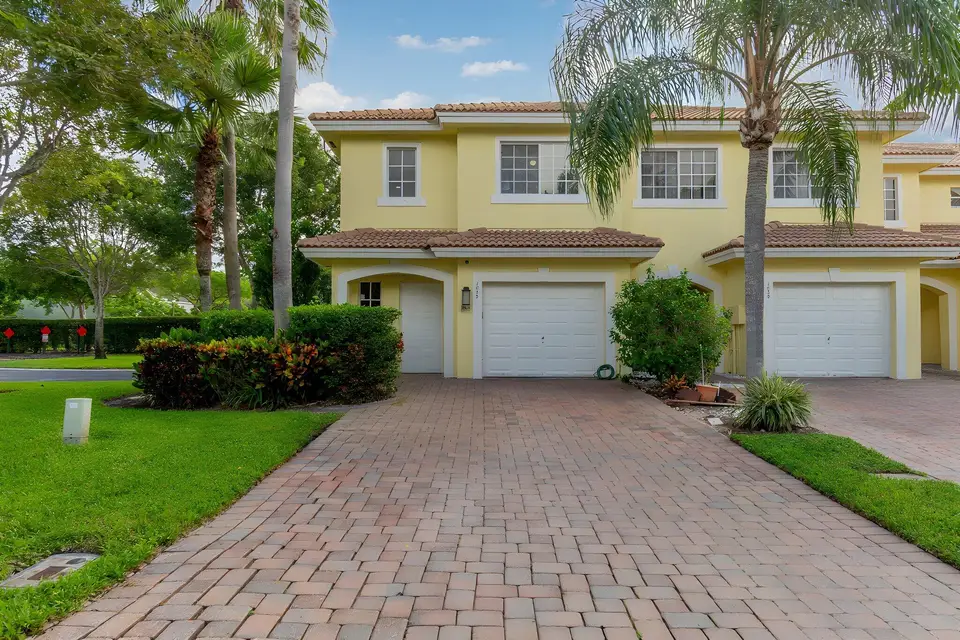 1035 Imperial Lake Road, Lake Belvedere Estates, FL 33413