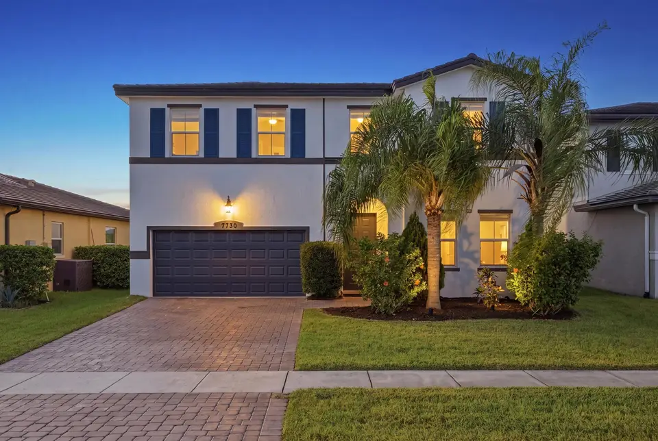 7730 NW GLADWELL Lane, Port St. Lucie, FL 34987