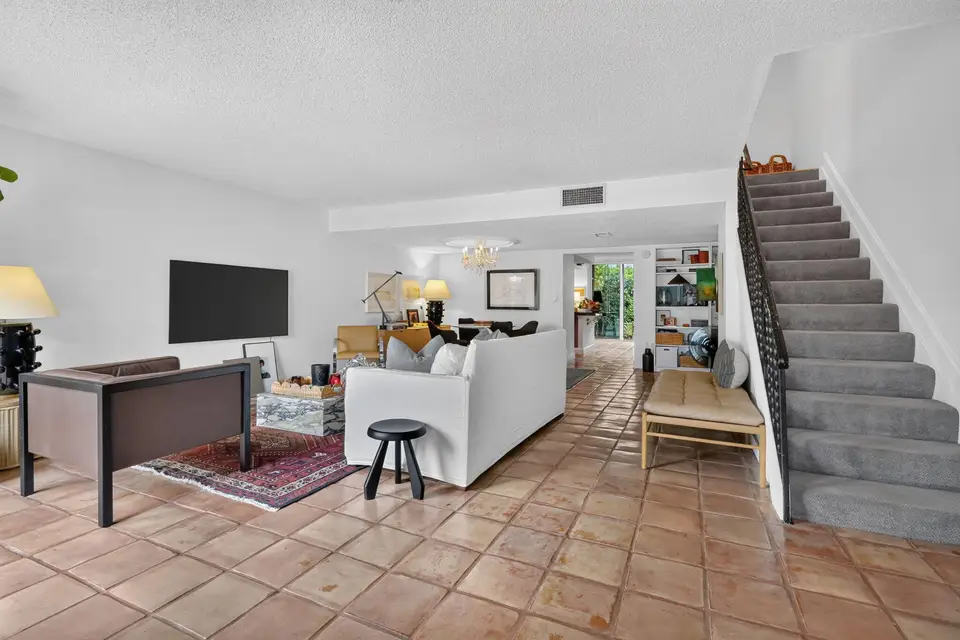 946 NE 24TH Avenue 186, Hallandale Beach, FL 33009