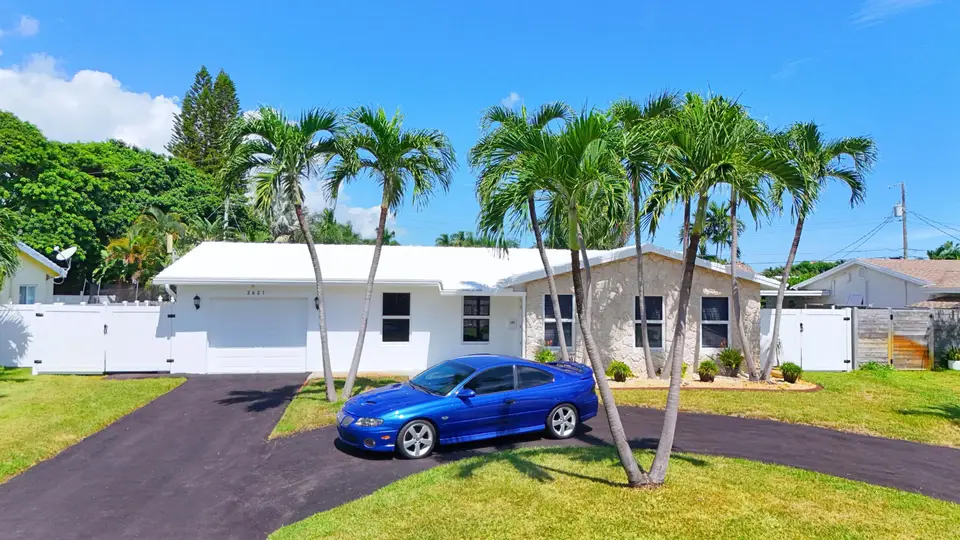 2621 NE 51ST Court, Lighthouse Point, FL 33064