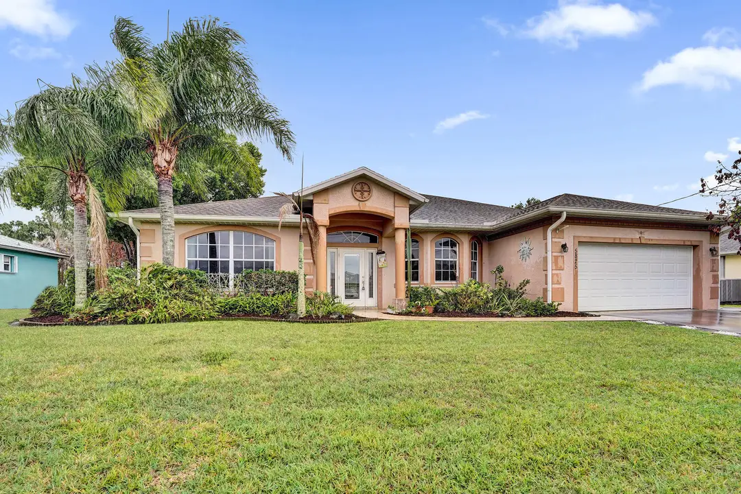 5825 NW ZENITH Drive, Port St. Lucie, FL 34986