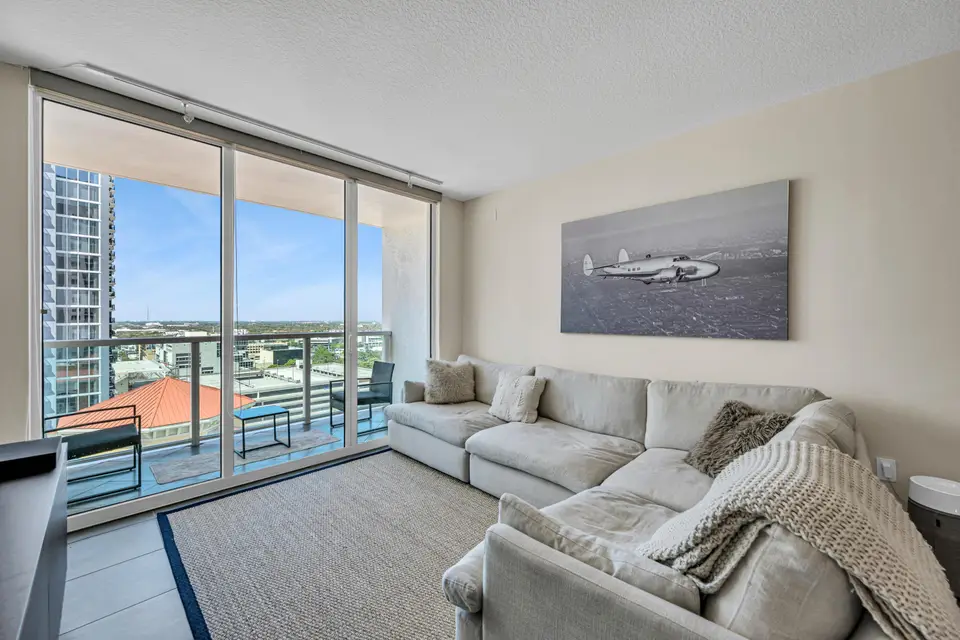 350 SE 2nd Street 1980, Fort Lauderdale, FL 33301